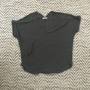 LUSH V-NECK BLOUSE